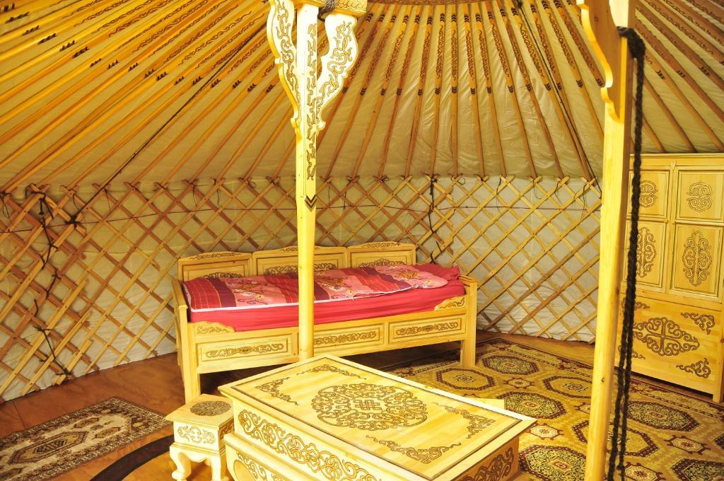 Yourte Roulotte Et De La Laita Country house *